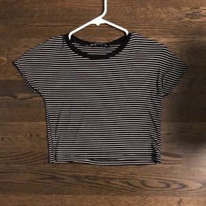 BLACK AND WHITE ZARA CROPPED TSHIRT